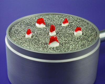 On-Off magnet para granulado em aço vermelho On-Off magnet para granulado em aço vermelho